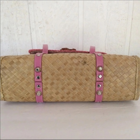 Pink / Natural Straw Medium Shoulder Bag. - Picture 6 of 7